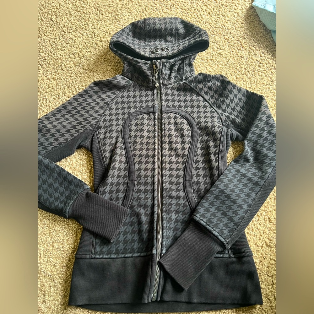 LULULEMON scuba hoodie.